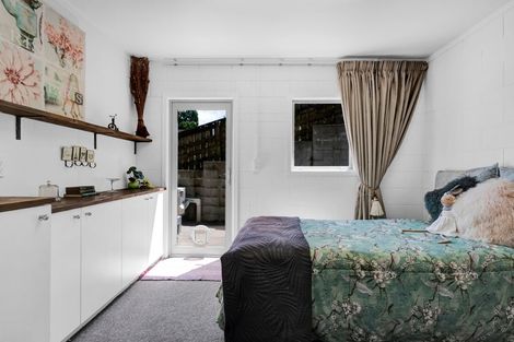 Photo of property in 117 Poplar Grove, Whalers Gate, New Plymouth, 4310