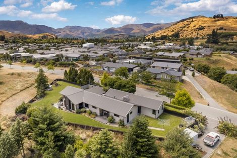 Photo of property in 38 Rere Road, Lake Hayes, Queenstown, 9304