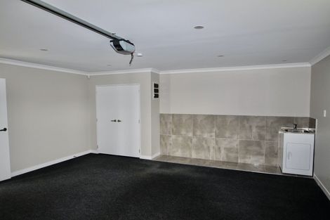 Photo of property in 8 Blewitt Court, Swanson, Auckland, 0614