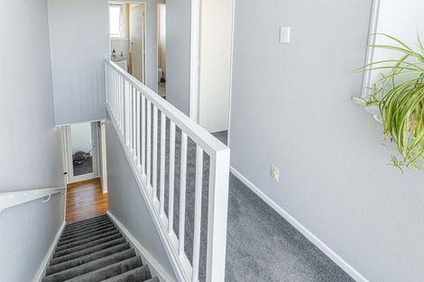 Photo of property in 4/55 Apu Crescent, Lyall Bay, Wellington, 6022