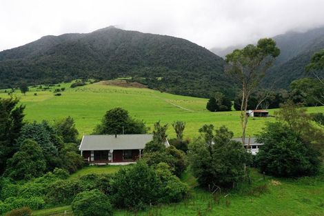 Photo of property in 1425 Lake Brunner Road, Inchbonnie, 7875