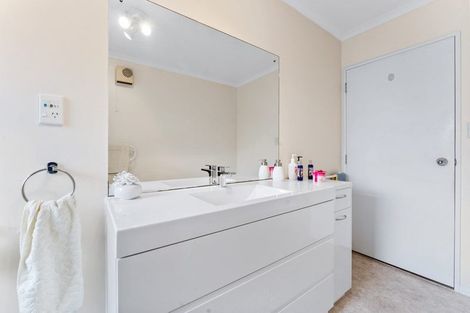 Photo of property in 28 Dan Tori Place, Orewa, 0931