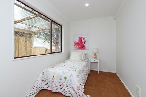 Photo of property in 28 Boundary Road, Blockhouse Bay, Auckland, 0600