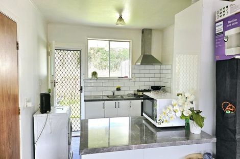 Photo of property in 3/10 Rawson Street, Tawa, Wellington, 5028