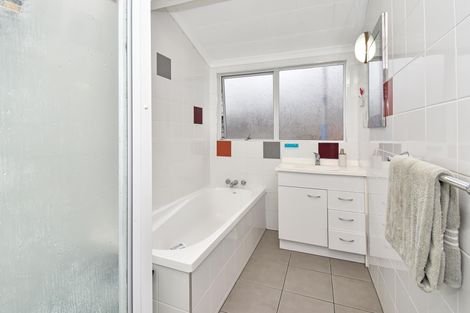 Photo of property in 158 Chichester Drive, Rosehill, Papakura, 2113