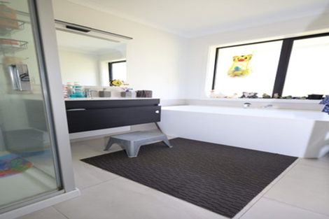 Photo of property in 10 Herring Place, Omokoroa, 3114