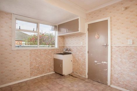 Photo of property in 16 Basingstoke Street, Aranui, Christchurch, 8061