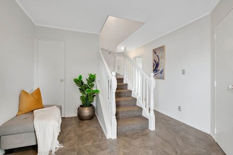 Photo of property in 2/13 Greenridge Court, Glenfield, Auckland, 0629