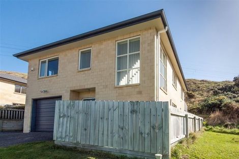 Photo of property in 18 Erlestoke Crescent, Churton Park, Wellington, 6037