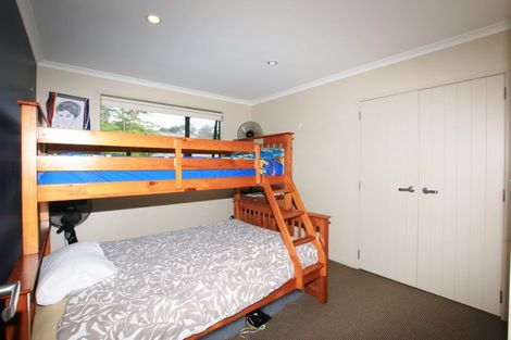 Photo of property in 3 Ohau Court, Fairview Heights, Auckland, 0632