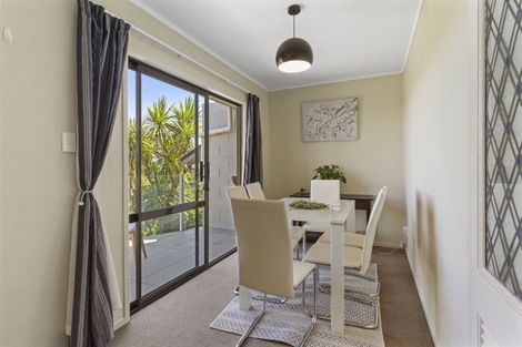 Photo of property in 3/22 Mariposa Crescent, Birkenhead, Auckland, 0626
