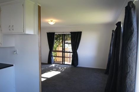 Photo of property in 2/12 Tamworth Close, Manurewa, Auckland, 2102