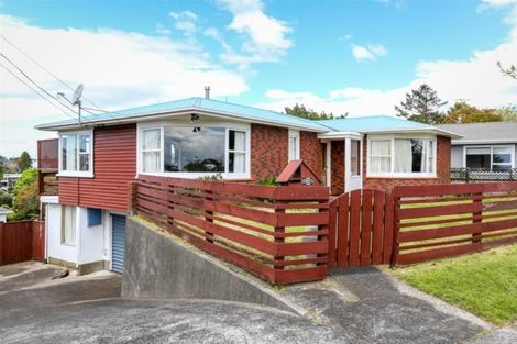 Photo of property in 235 Frankley Road, Frankleigh Park, New Plymouth, 4310