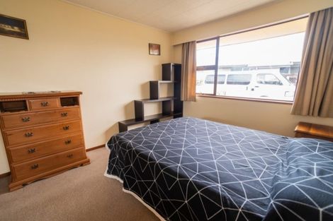 Photo of property in 2/12 Campbell Street, Alexandra, 9320