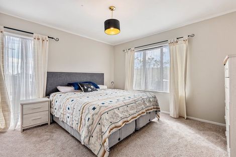 Photo of property in 2/13 De Quincey Terrace, Highland Park, Auckland, 2010