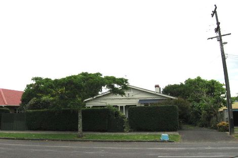 Photo of property in 7 Walmer Road, Point Chevalier, Auckland, 1022
