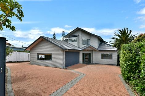 Photo of property in 979 Whangaparaoa Road, Tindalls Beach, Whangaparaoa, 0930