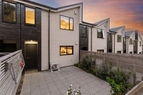 Photo of property in 25 Holystone Road, Whitby, Porirua, 5024