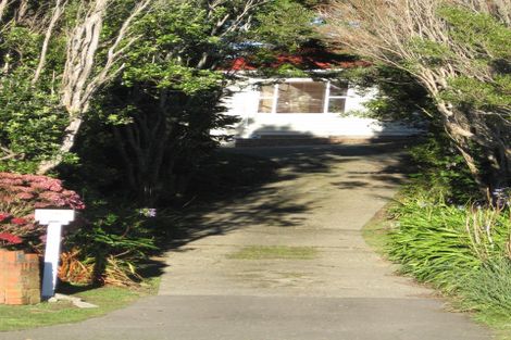 Photo of property in 56 Miles Crescent, Newlands, Wellington, 6037
