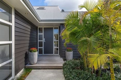 Photo of property in 36 Taumata Road, Omaha, Warkworth, 0986