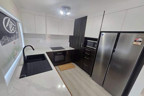 Photo of property in 15 Dovey Place, Massey, Auckland, 0614