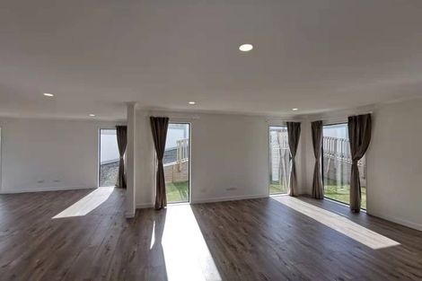 Photo of property in 15 Para Close, Fairview Heights, Auckland, 0632