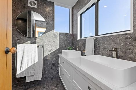 Photo of property in 3a Tauroa Road, Havelock North, 4130