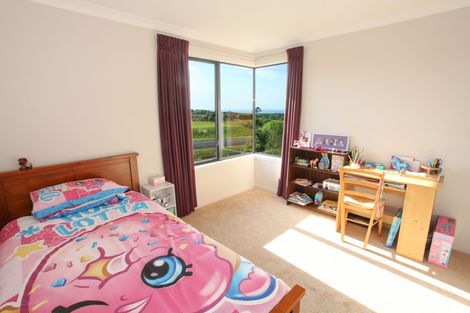 Photo of property in 65 Te Ahiawa Road, Raglan, 3297