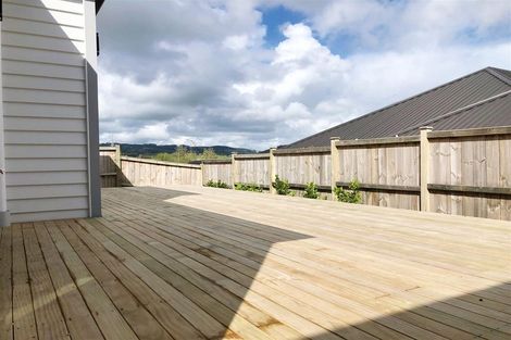 Photo of property in 8 Enchantment Lane, Karaka, Papakura, 2113