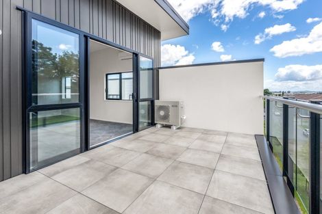 Photo of property in 24/11 Carlos Drive, Flat Bush, Auckland, 2016