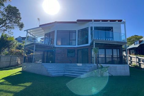 Photo of property in 9 Poaka Place, Beach Haven, Auckland, 0626