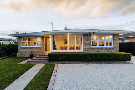 Photo of property in 11 Sandwich Road, St Andrews, Hamilton, 3200