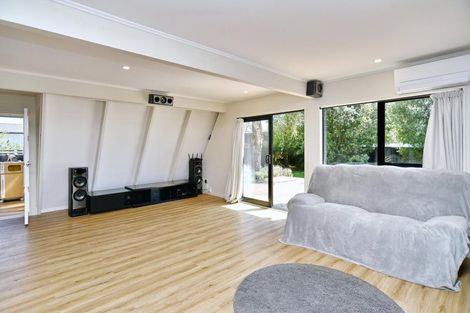 Photo of property in 33 Heyders Road, Spencerville, Christchurch, 8083