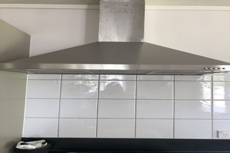 Photo of property in 17 Vandeleur Avenue, Birkdale, Auckland, 0626