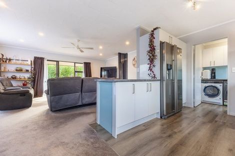 Photo of property in 23 Rosewood Place, Paraparaumu, 5032