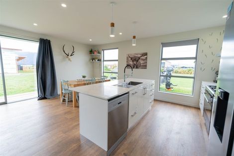 Photo of property in 35 Pounamu Drive, Te Anau, 9600