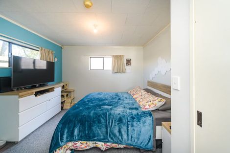 Photo of property in 6 Willowstream Grove, Cloverlea, Palmerston North, 4412