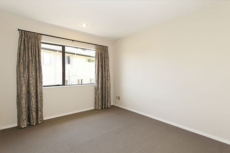 Photo of property in 13 Keating Rise, Northcross, Auckland, 0632