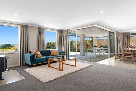 Photo of property in 83 Penetaka Heights, Pyes Pa, Tauranga, 3112