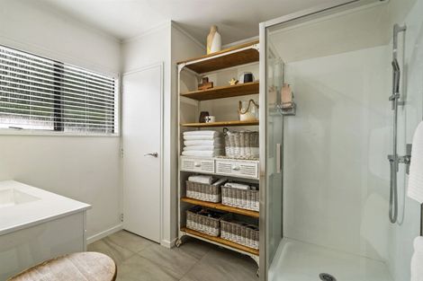 Photo of property in 2/70b Matipo Road, Mairangi Bay, Auckland, 0630