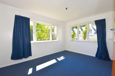 Photo of property in 43 Beaubank Road, Kelston, Auckland, 0602