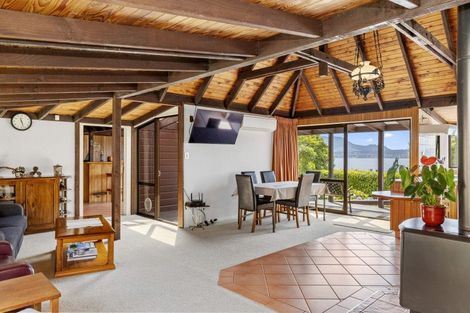 Photo of property in 892 Acacia Bay Road, Acacia Bay, Taupo, 3330