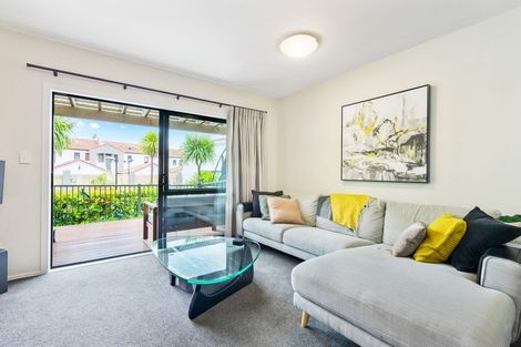 Photo of property in 3/21 Armoy Drive, East Tamaki, Auckland, 2016