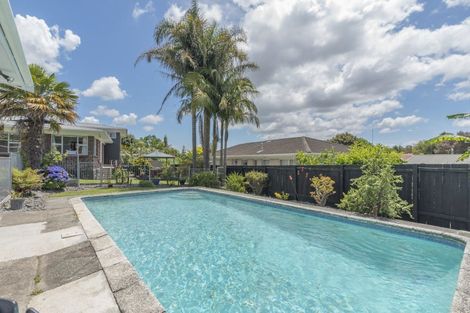 Photo of property in 3 Alf Walker Place, Papakura, 2110