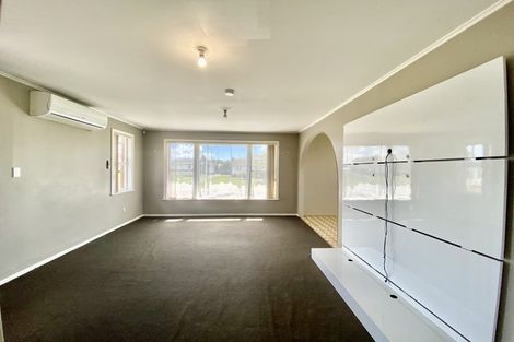 Photo of property in 45 Heyford Close, Mangere, Auckland, 2022