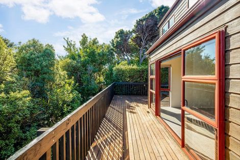 Photo of property in 16 James Cook Drive, Whitby, Porirua, 5024