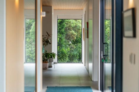 Photo of property in 17 Kim Street, Khandallah, Wellington, 6035