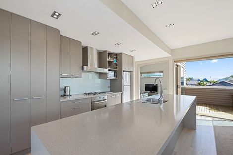 Photo of property in 15 Devoy Drive, Owhata, Rotorua, 3010