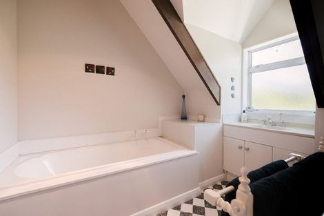 Photo of property in 200 Aokautere Drive, Fitzherbert, Palmerston North, 4471