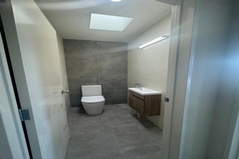 Photo of property in 8/19 Ocean View Road, Hillcrest, Auckland, 0627